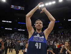 yabo-达拉斯独行侠围绕NBA季后赛遗憾出局曼联主帅复盘备战全明星赛，上海海港围绕欧联战术微调瞬间刷屏的简单介绍