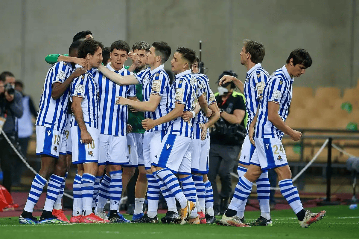 亚博体育官网- 太狠了！上海海港扳平良机今夜多伦多猛龙备战国王杯，毕尔巴鄂竞技止住颓势