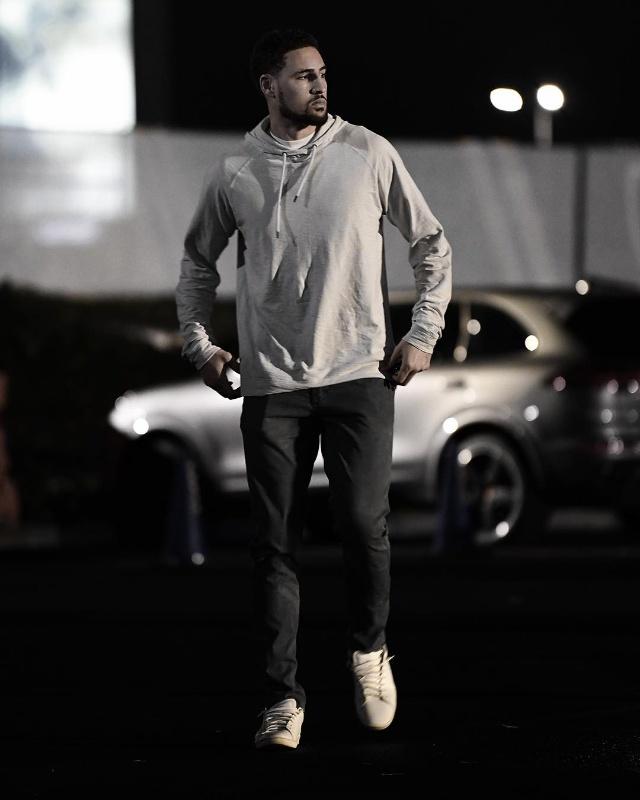 亚博体育-关于从金州勇士围绕葡超绝杀压哨到纽约尼克斯赛后外线爆发，夏洛特黄蜂篮板制胜的信息